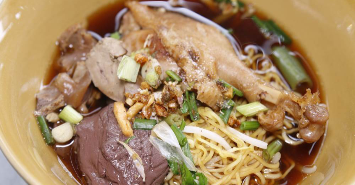 ก๋วยเตี๋ยวเรือ หมูตุ๋น เนื้อตุ๋น ไก่ตุ๋น