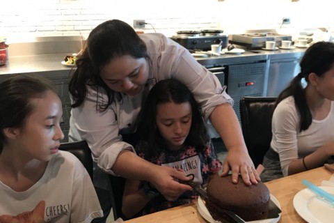 Birthday party - Chocolate Chiffon Cake decoration for French kid