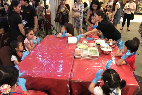 Birthday party—Chocolate Chiffon Cake decoration for French kids